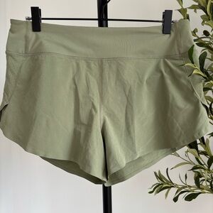 • [Athleta] 3.5” Lined Shorts •